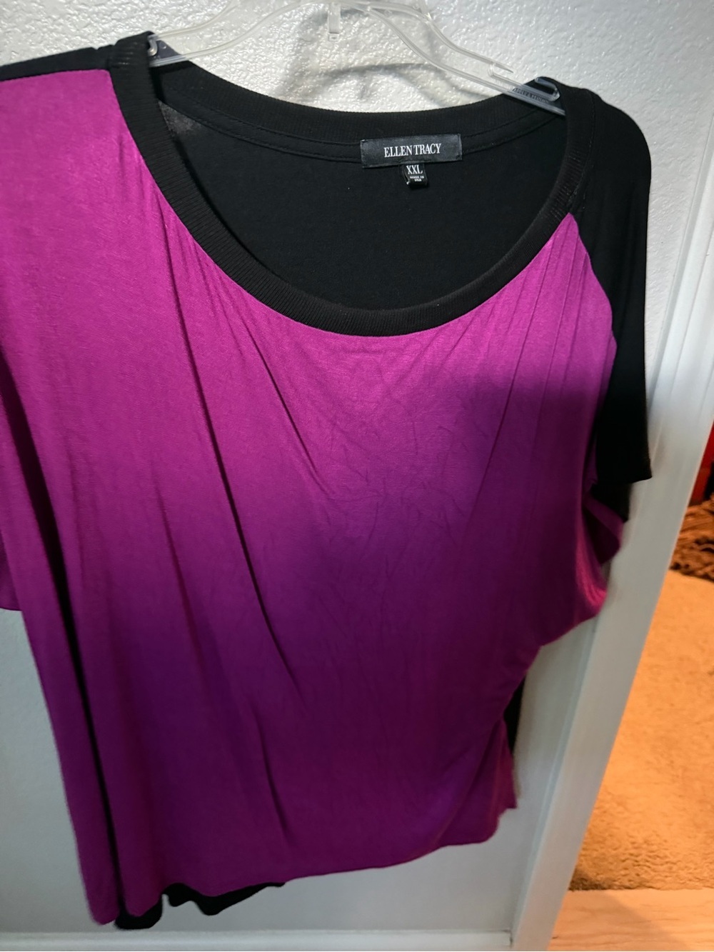 Ellen Tracy Magenta and Black Short Sleeve Scoop Neck Tee - Women’s XXL